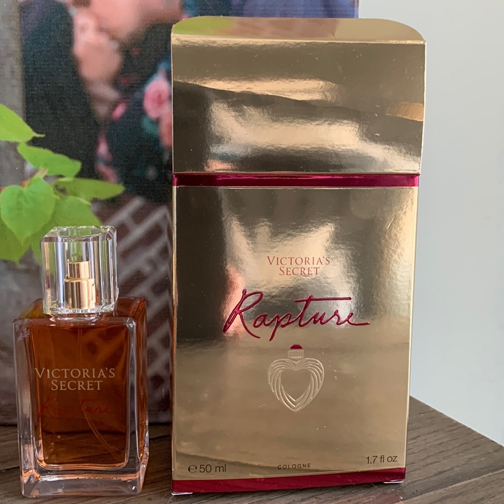 Victoria secret rapture perfume